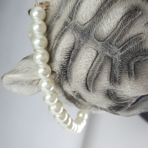 Stretch Faux Pearl LOVE Bracelet. Need to peek at least.. - Picture 4 of 6